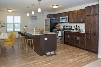 Eat-in kitchen